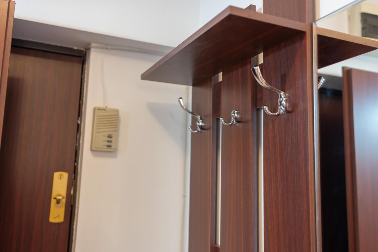 Spacious 2Br Dristor Apartment 布加勒斯特 外观 照片