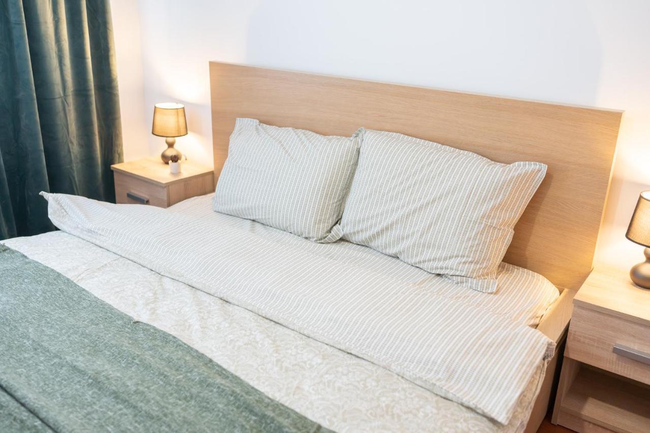 Spacious 2Br Dristor Apartment 布加勒斯特 外观 照片