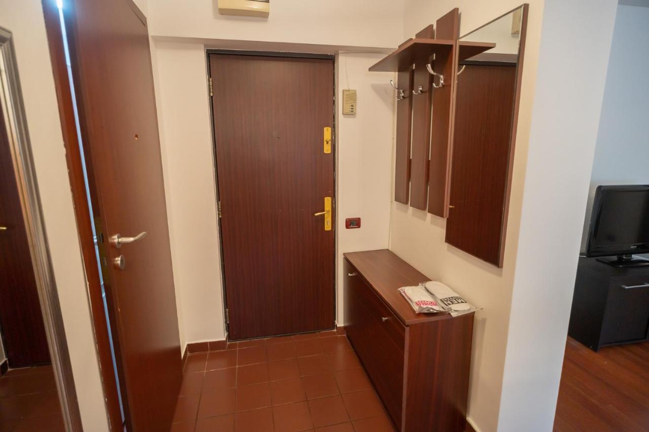 Spacious 2Br Dristor Apartment 布加勒斯特 外观 照片