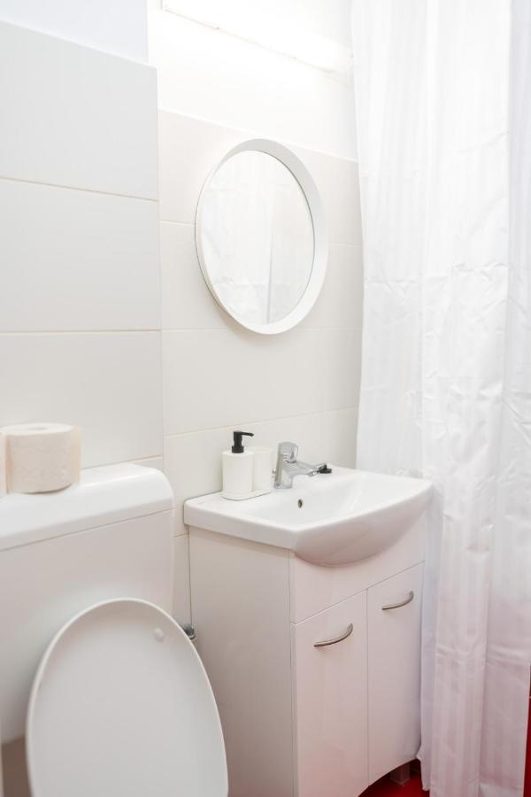 Spacious 2Br Dristor Apartment 布加勒斯特 外观 照片